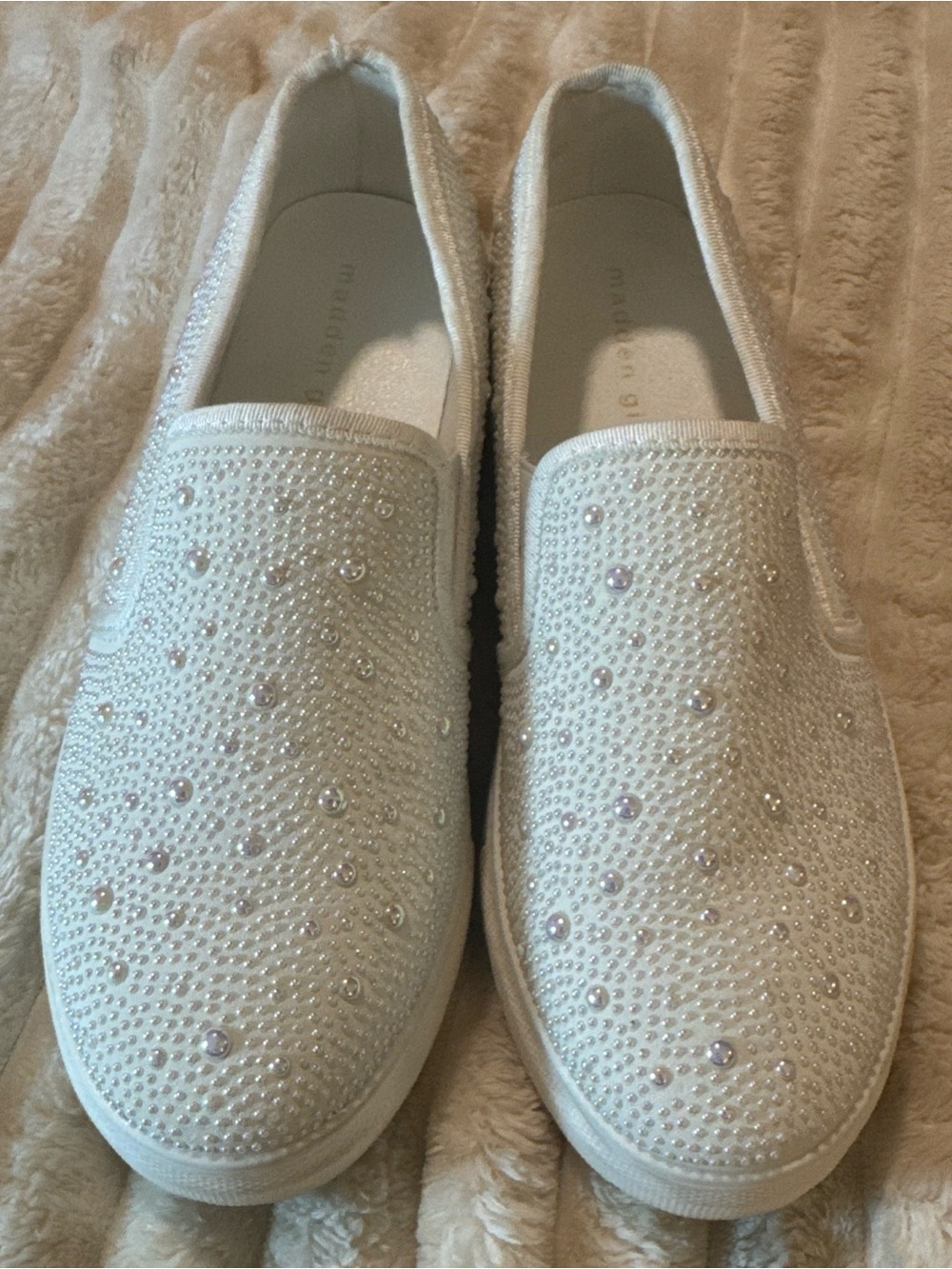 Madden Girl Quincy-P Shoes Womens Size 8.5 White Slip On Sneakers wedding